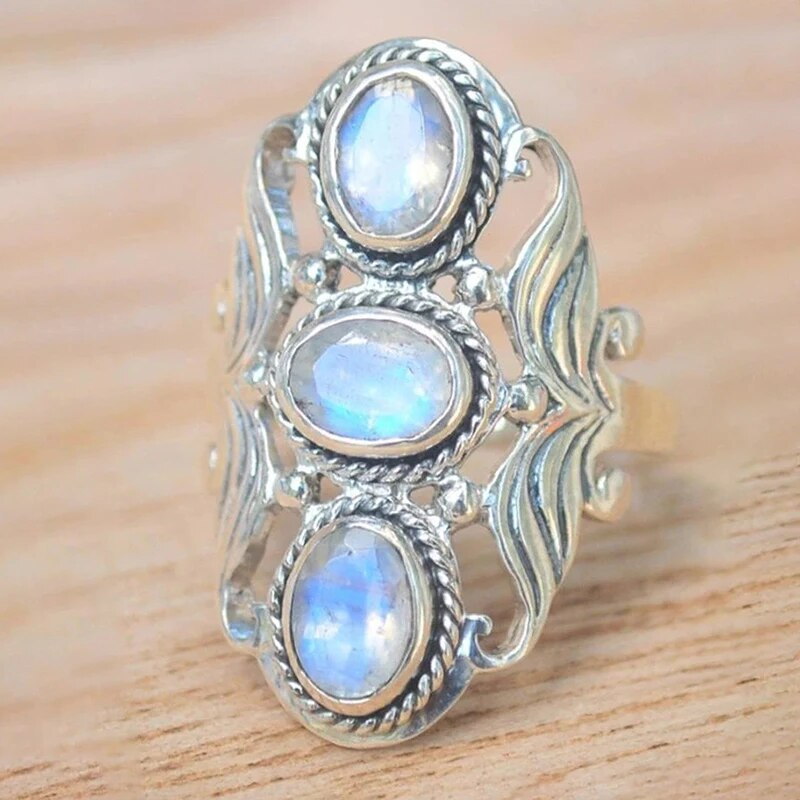 Dorle Moonstone Ring
