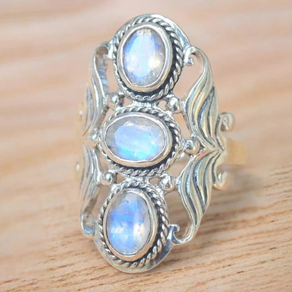 Dorle Moonstone Ring